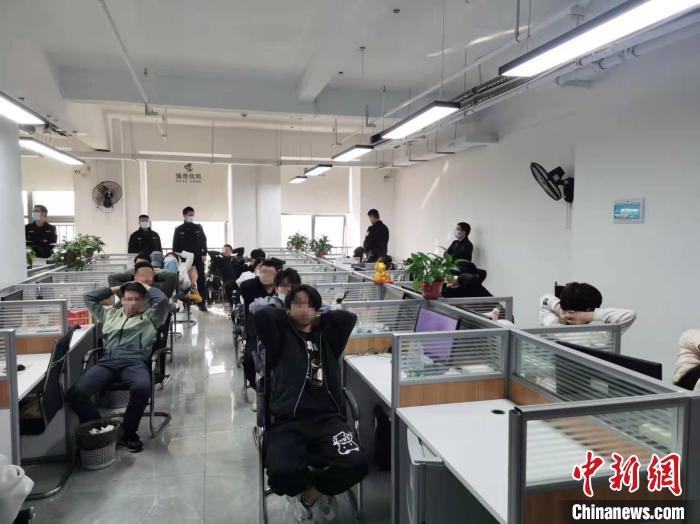 抓捕現(xiàn)場(chǎng)。　長(zhǎng)沙市公安局供圖