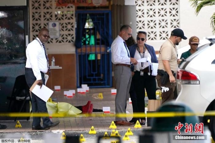 當(dāng)?shù)貢r間5月30日凌晨，位于美國佛羅里達州東南部的邁阿密戴德縣發(fā)生大規(guī)模槍擊事件，造成2人死亡、20多人受傷。圖為槍擊案現(xiàn)場。