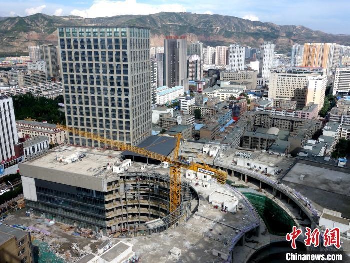 資料圖：城中區(qū)某商品住宅樓。 孫睿 攝