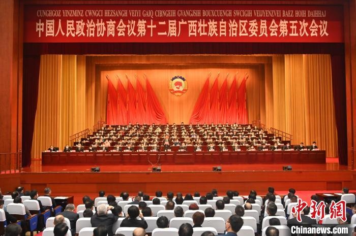 圖為大會閉幕?！∮峋?攝