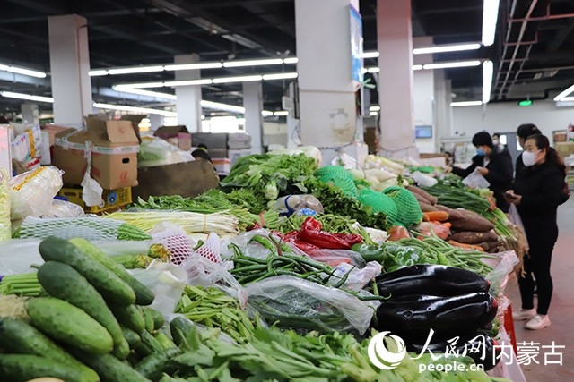 本輪疫情初期的美通農(nóng)產(chǎn)品批發(fā)市場。玉泉區(qū)融媒體中心供圖