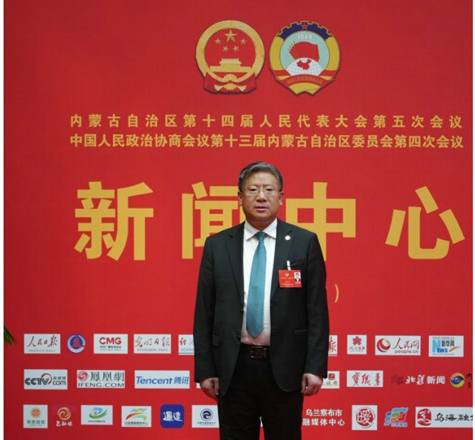 1770290354135933.jpg 富哥.jpg