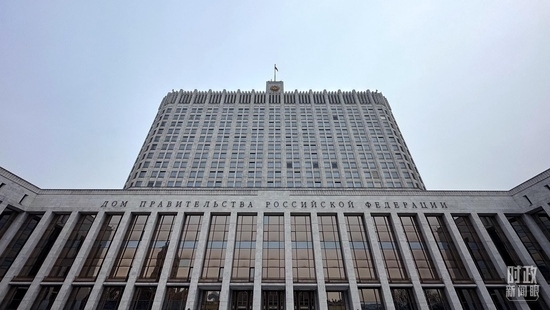 △俄羅斯聯(lián)邦政府大廈。（總臺(tái)央視記者范一鳴拍攝）