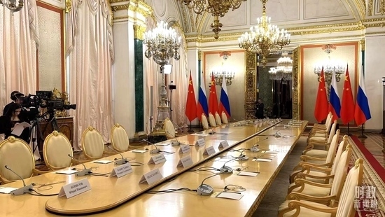 △習(xí)主席和普京總統(tǒng)舉行小范圍會(huì)談的會(huì)場(chǎng)。（總臺(tái)央視記者程鋮拍攝）