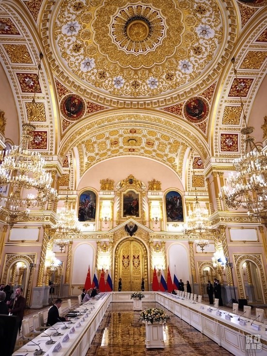 △習(xí)主席和普京總統(tǒng)舉行大范圍會(huì)談的會(huì)場(chǎng)。（總臺(tái)央廣記者潘毅拍攝）