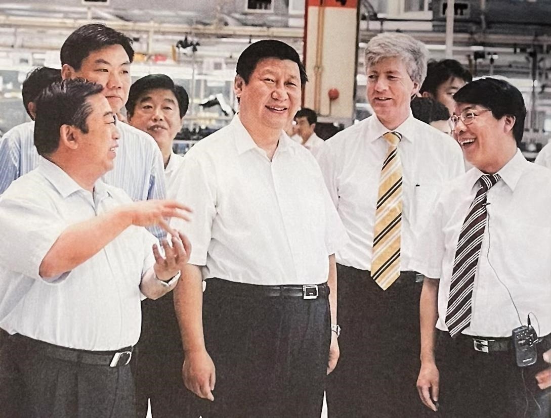 2007年7月，習(xí)近平調(diào)研上海大眾汽車有限公司。