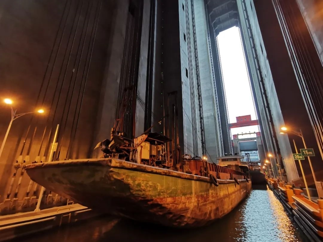 向家壩升船機(jī)船廂。鄭慶攝