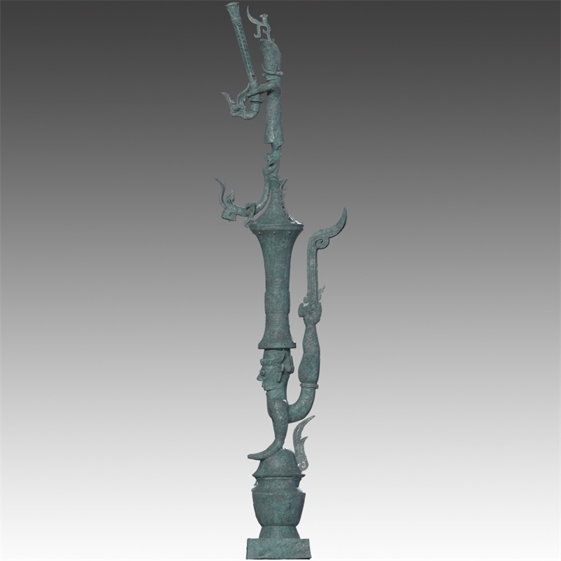 銅罍座倒立鳥足頂尊神像。四川省文物考古研究院供圖