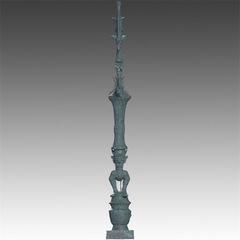 銅罍座倒立鳥足頂尊神像。四川省文物考古研究院供圖