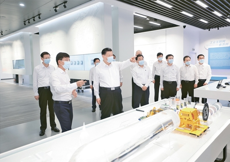 2023年7月5日至7日，中共中央總書記、國家主席、中央軍委主席習(xí)近平在江蘇考察。這是5日下午，習(xí)近平在蘇州工業(yè)園區(qū)考察。 新華社記者 鞠鵬/攝