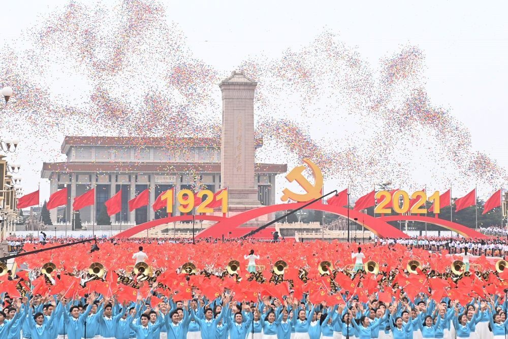 2021年7月1日上午，慶祝中國共產(chǎn)黨成立100周年大會在北京天安門廣場隆重舉行。這是慶祝大會現(xiàn)場放飛氣球。新華社記者 李尕 攝