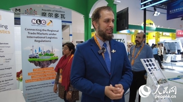 9月2日，巴基斯坦駐華使館商務(wù)參贊古拉姆·卡迪爾接受人民網(wǎng)記者采訪。人民網(wǎng)記者 趙雯博攝