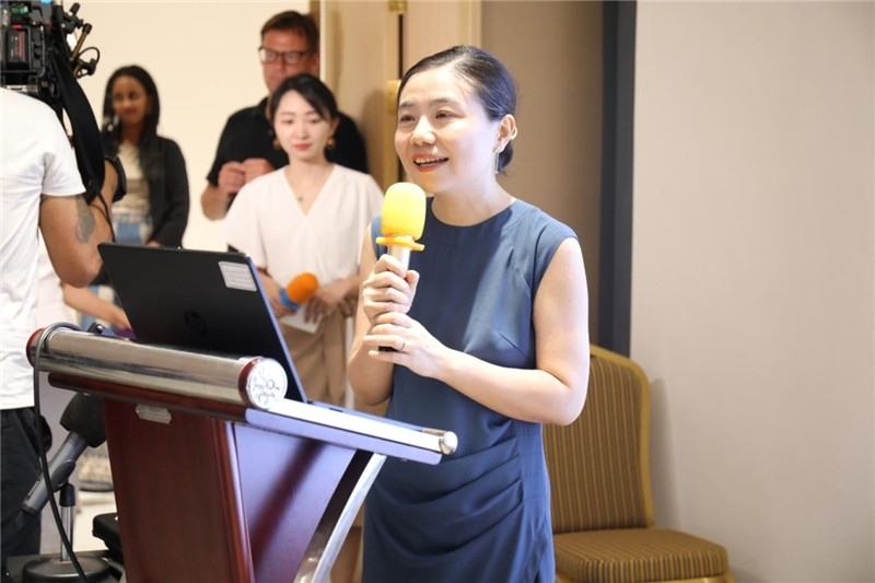 圖為吉布提孔子學(xué)院鄒燕舞院長為表彰儀式致辭。吉布提孔子學(xué)院供圖