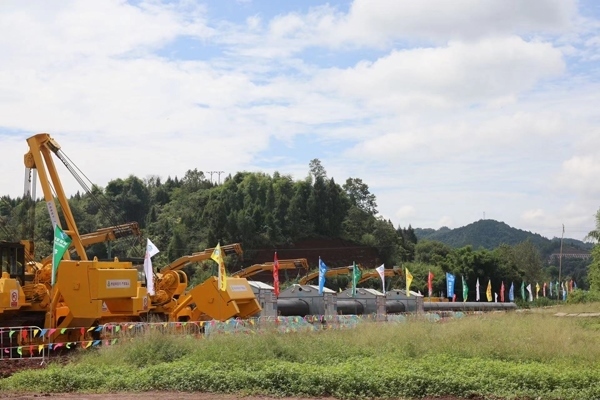 川氣東送二線(xiàn)天然氣管道工程施工現(xiàn)場(chǎng)。受訪(fǎng)者供圖