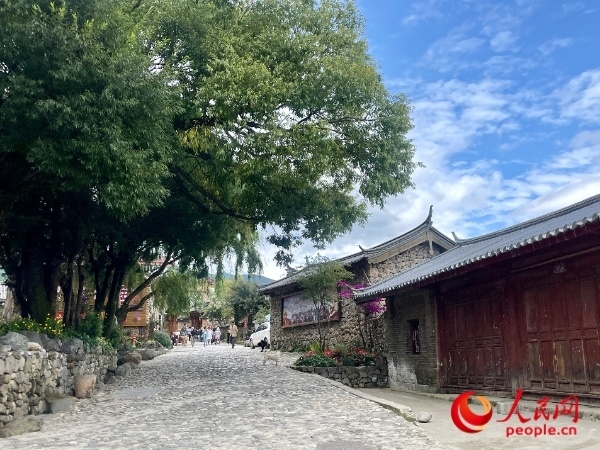 玉湖村村景。人民網(wǎng) 周靜圓攝