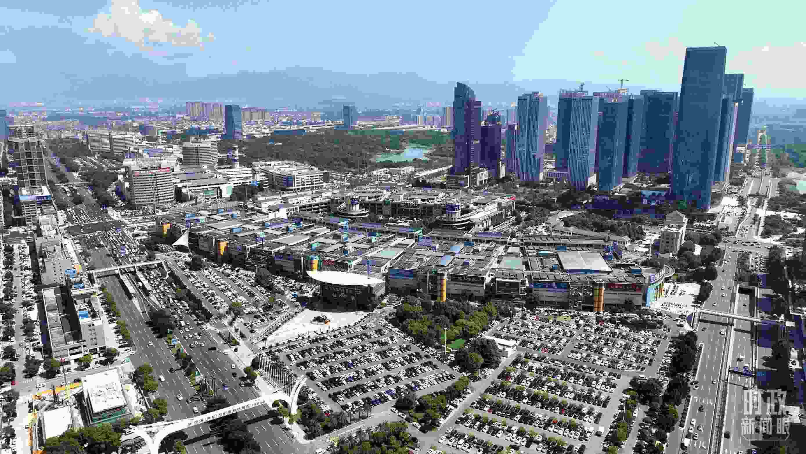 △義烏國際商貿(mào)城航拍。（總臺央視記者羅瀟拍攝）