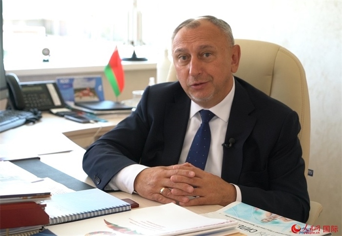 中白工業(yè)園管委會主任亞歷山大·亞羅申科接受人民網(wǎng)記者采訪。人民網(wǎng) 皇甫萬里攝