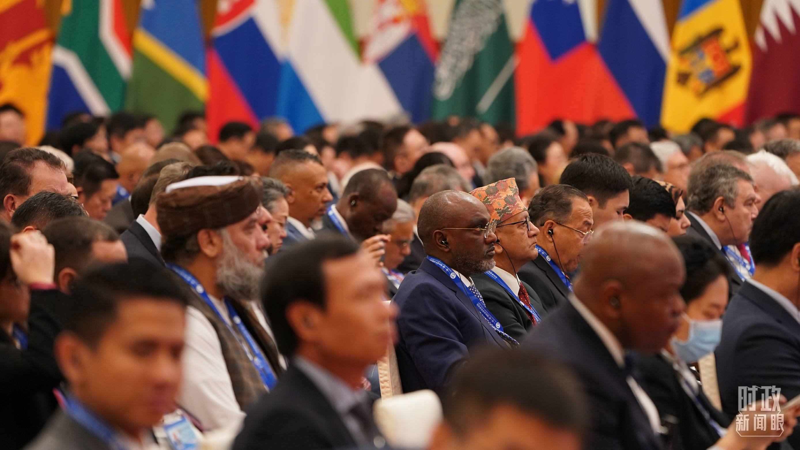 △開幕式現(xiàn)場的與會嘉賓。（總臺國廣記者李晉拍攝）