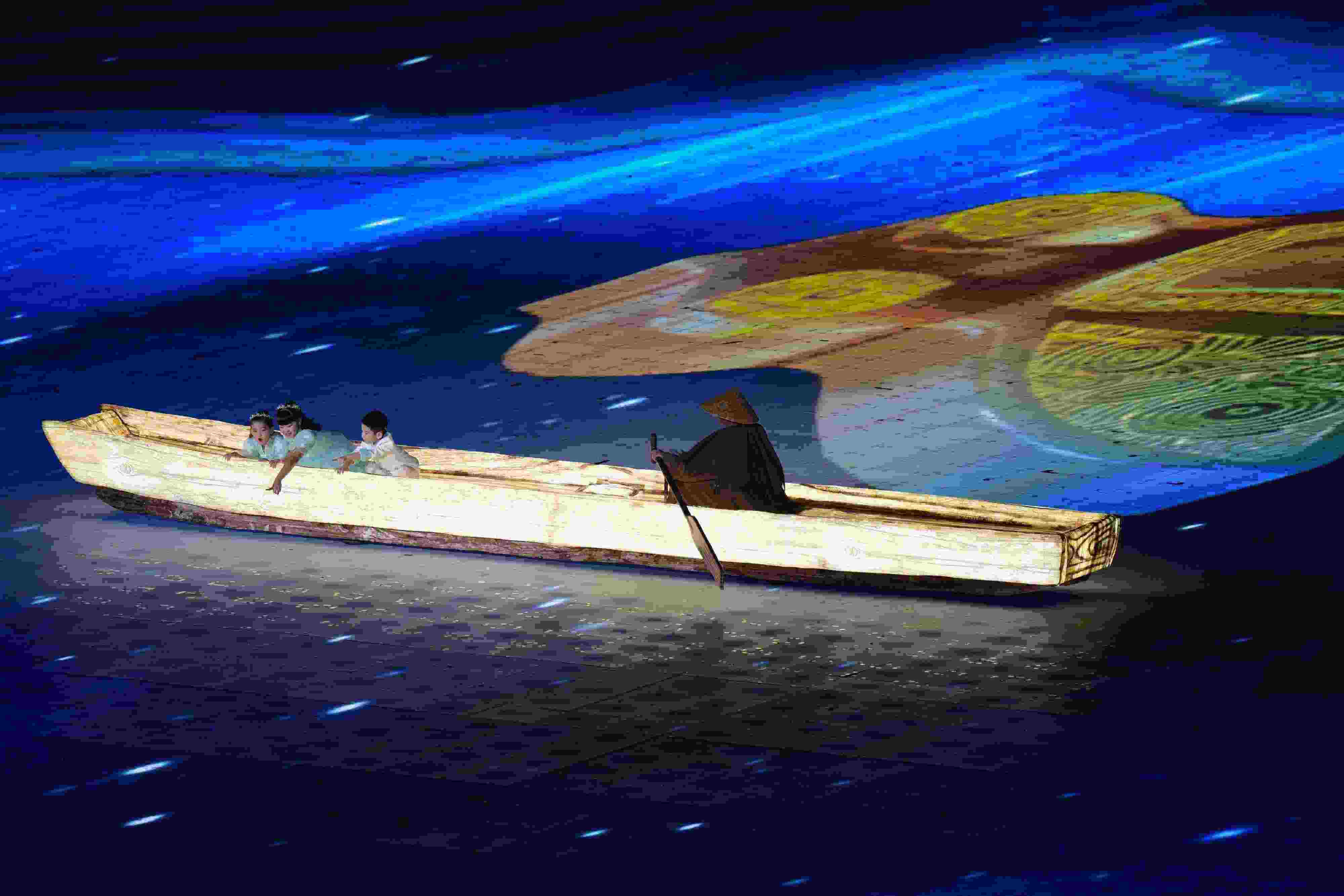 △2023年10月28日，杭州亞殘運會閉幕式上的“中華第一舟”。