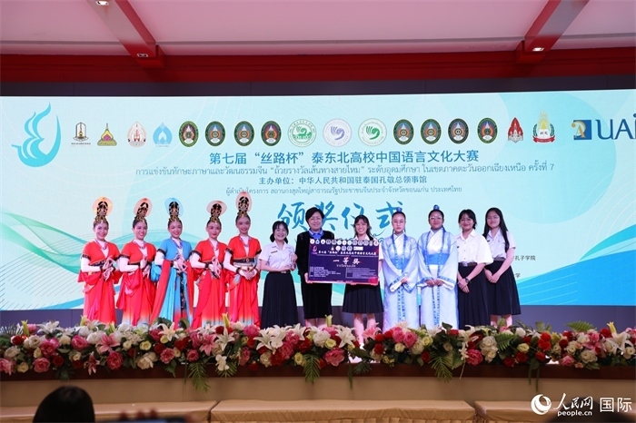 來自瑪哈沙拉坎大學的參賽隊伍榮獲一等獎。人民網(wǎng)記者 孫廣勇攝