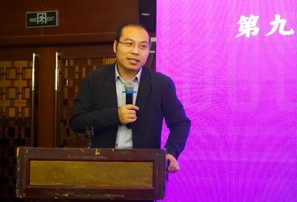 清華大學(xué)社會(huì)科學(xué)學(xué)院副院長(zhǎng)、政治學(xué)系長(zhǎng)聘教授孟天廣在研討會(huì)上總結(jié)發(fā)言。主辦方供圖