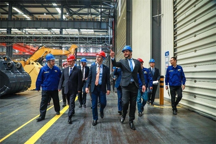 巴西米納斯吉拉斯州州長羅梅烏·澤馬到徐工集團(tuán)考察。徐工集團(tuán)供圖