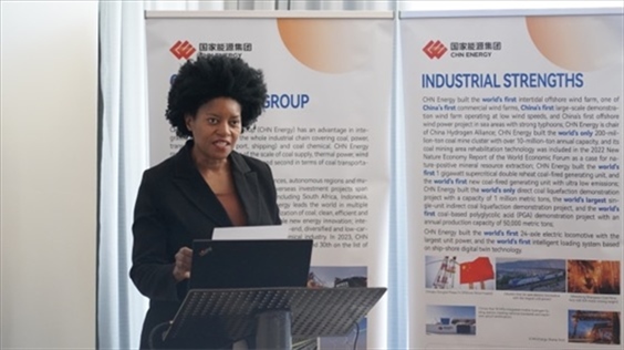 南非獨立傳媒集團代表諾爾萬德爾-恩齊扎發(fā)言。 人民網(wǎng) 張茜攝