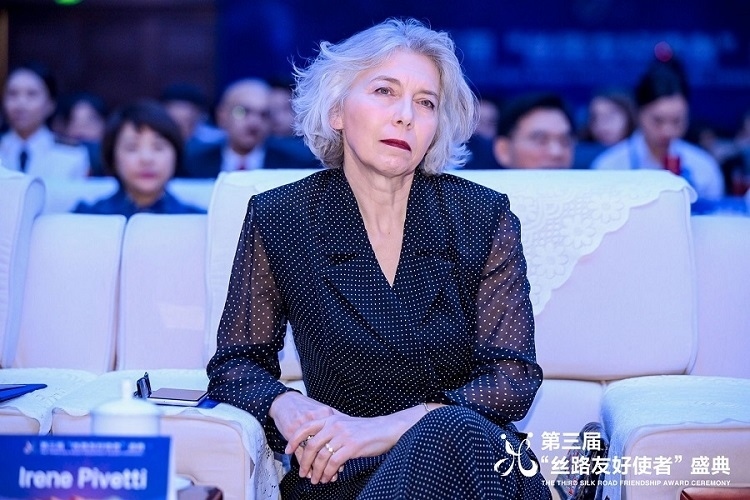 伊雷妮·皮韋蒂參加第三屆“絲路友好使者”盛典頒獎(jiǎng)活動(dòng)。主辦方供圖