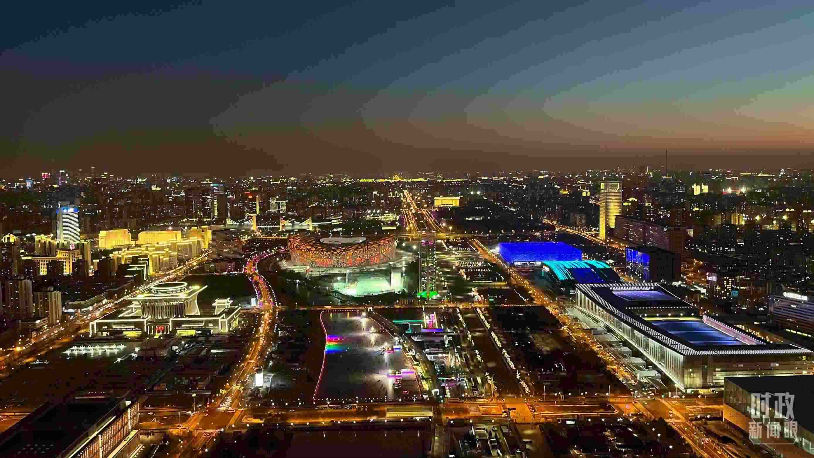 △2023年12月31日，從北京奧林匹克塔俯拍北京城區(qū)。（總臺央視記者金雨秋拍攝）