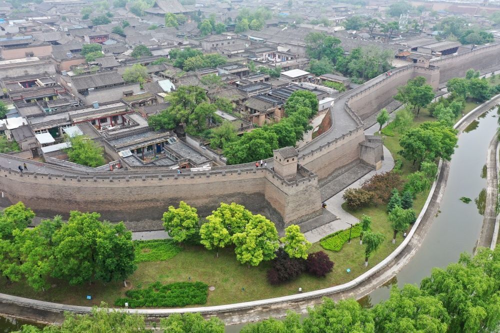 平遙古城一角（2023年5月30日攝，無人機(jī)照片）。新華社記者 詹彥 攝
