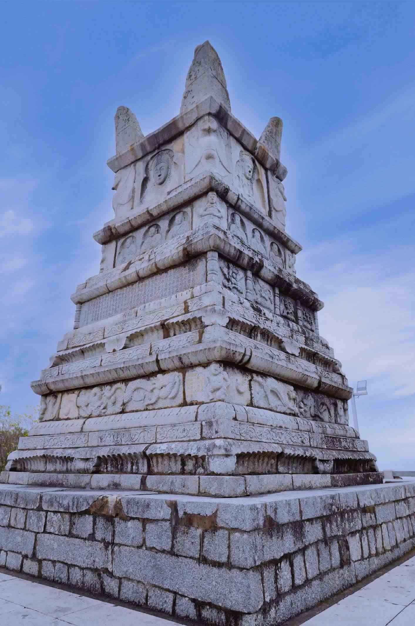 萬壽塔。 陳芝 攝