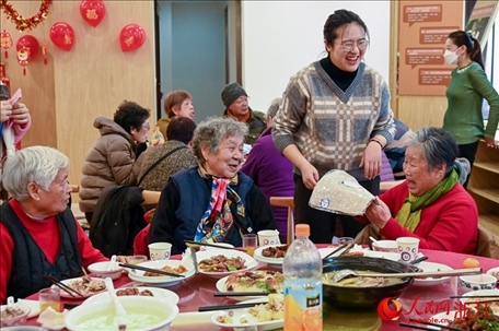 活動準備了抽獎環(huán)節(jié)。人民網(wǎng)記者 葉賓得攝