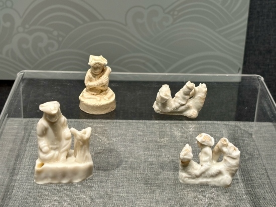 德化縣陶瓷博物館陳列的荷蘭人口哨。人民網(wǎng)記者 金慧慧攝