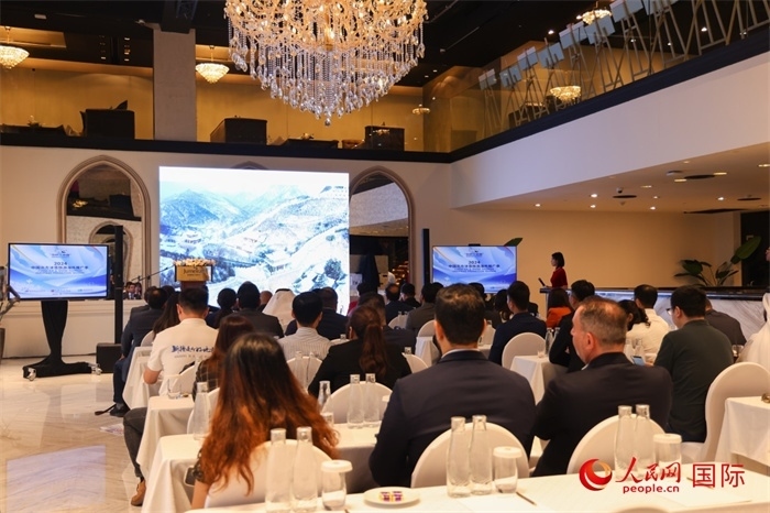 2日，“你好！中國”——2024中國北方冰雪旅游海外推廣季阿聯(lián)酋專場活動在阿聯(lián)酋迪拜舉行。人民網(wǎng)記者任皓宇攝
