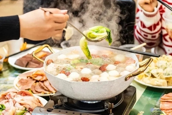 華南理工大學推出火鍋年夜飯。校方供圖