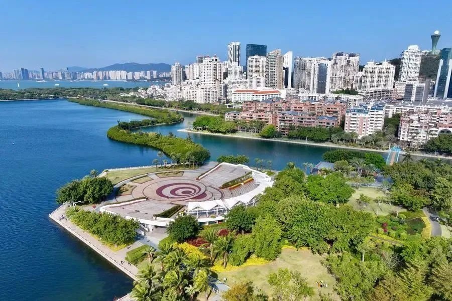 △1月24日，廈門筼筜湖白鷺洲公園及周邊城市景觀。