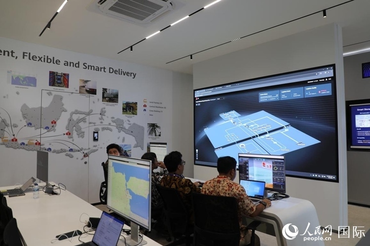 華為5G創(chuàng)新中心內(nèi)景。人民網(wǎng)記者 曹師韻攝