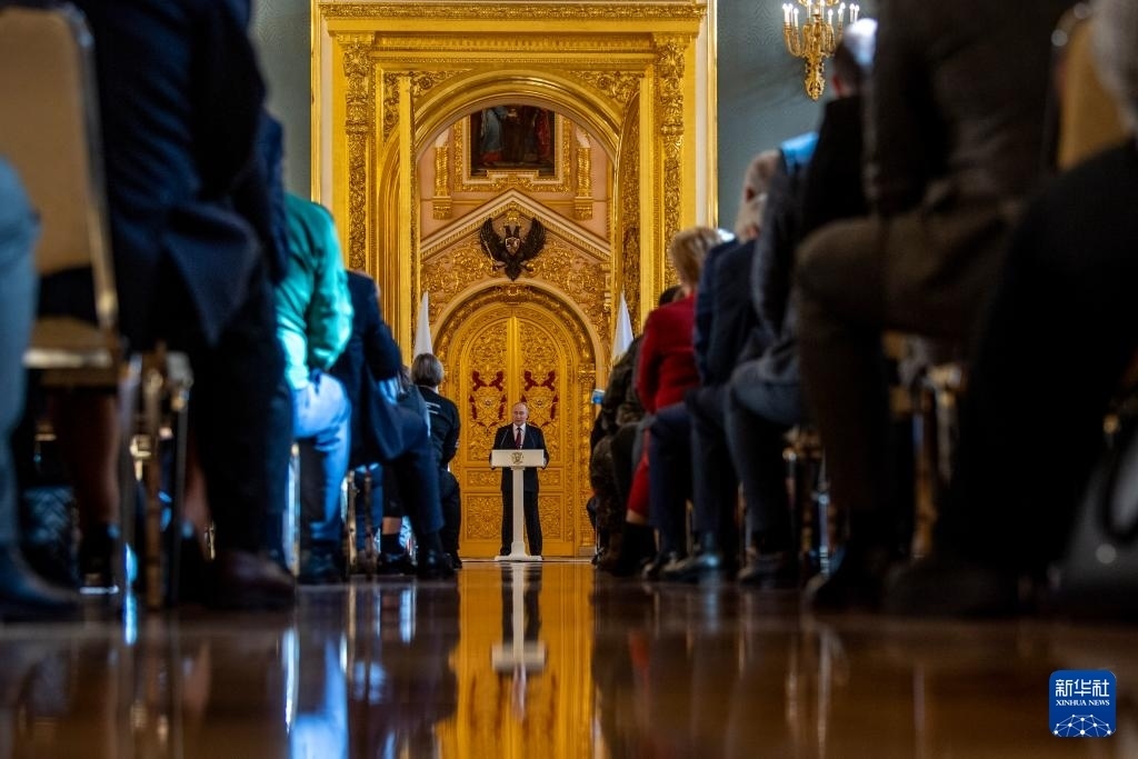 3月20日，俄羅斯總統(tǒng)普京在莫斯科克里姆林宮與其競選團(tuán)隊(duì)代表舉行見面會。新華社記者 曹陽 攝