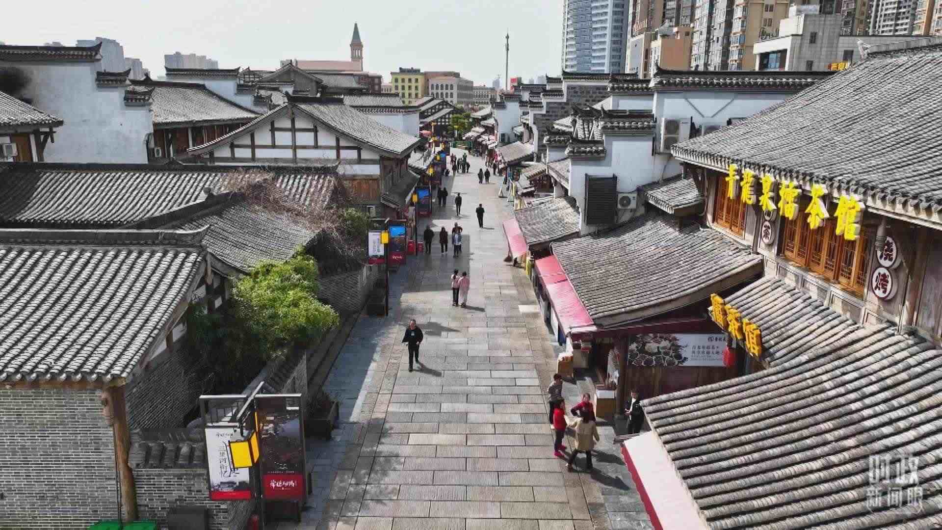 △常德河街。（總臺記者姚鵬、溫盛強(qiáng)拍攝）