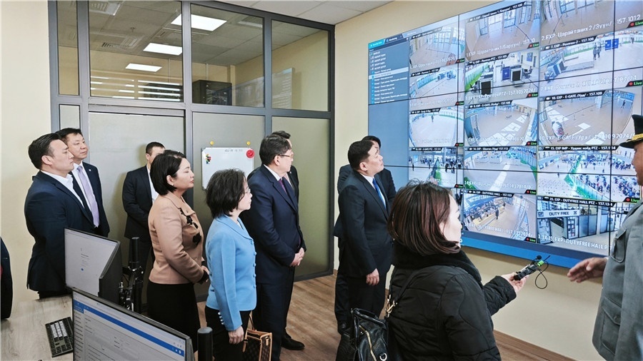 3月24日，中蒙官員考察項目。駐蒙古使館供圖