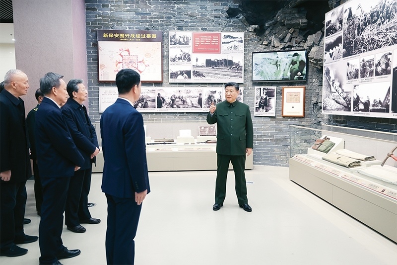 2024年2月1日至2日，中共中央總書記、國家主席、中央軍委主席習(xí)近平來到天津，看望慰問基層干部群眾。這是2日上午，習(xí)近平在平津戰(zhàn)役紀(jì)念館考察。 新華社記者 鞠鵬/攝