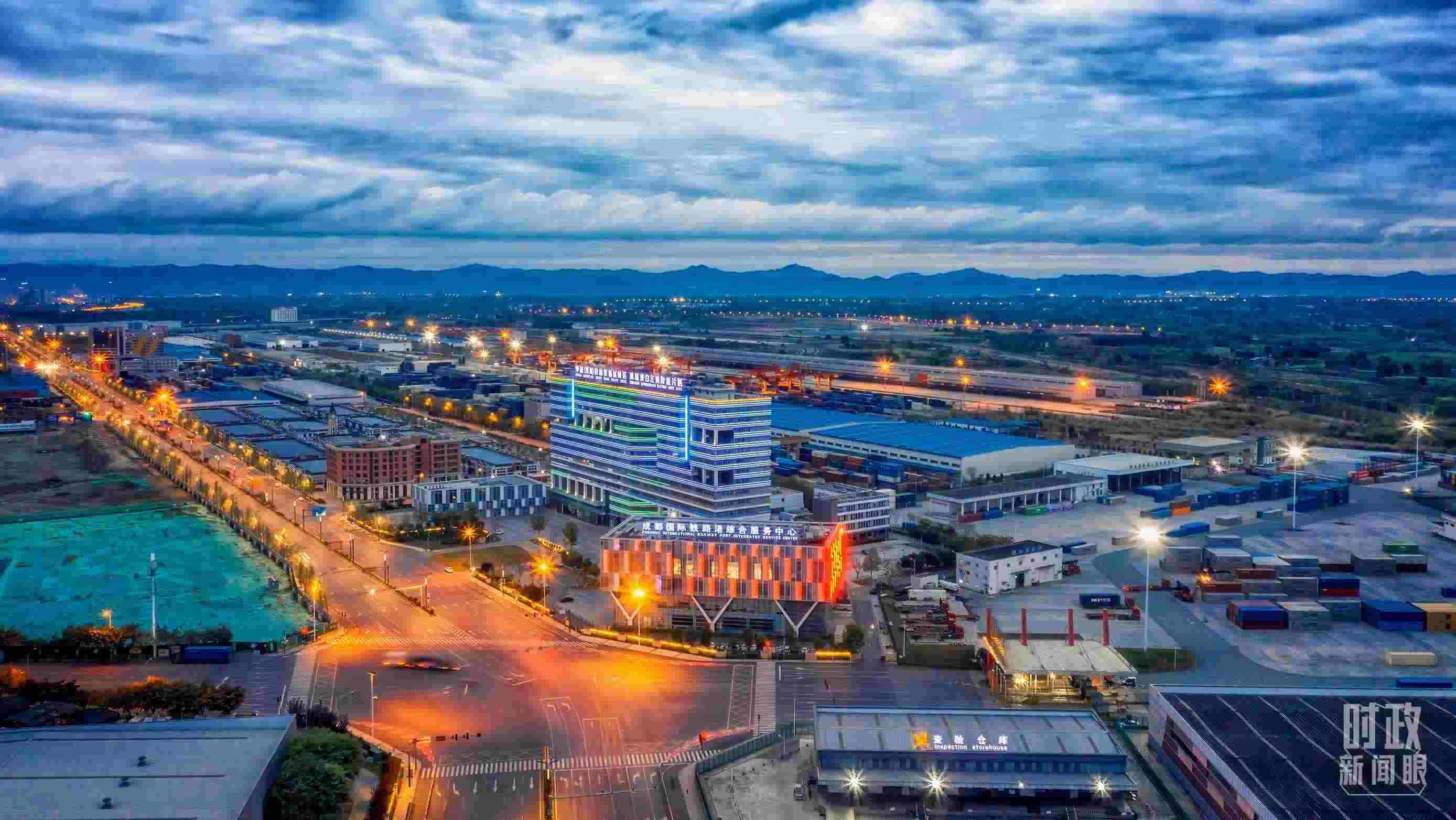 △成都國(guó)際鐵路港內(nèi)陸港口。（圖/視覺中國(guó)）