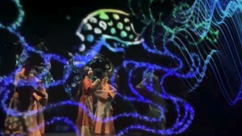 馬王堆復(fù)原動(dòng)態(tài)展《一念·辛追夢(mèng)》以多媒體視覺(jué)影像，為觀眾提供沉浸式視聽(tīng)感受。