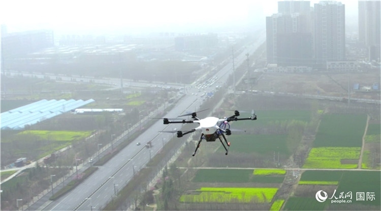無(wú)人機(jī)。人民網(wǎng)記者 劉寧攝