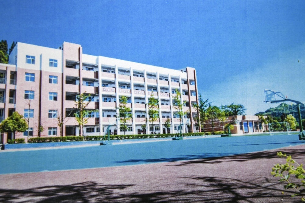 建成之初的之江小學教學樓（資料照片翻拍）。