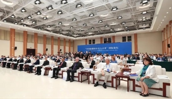 6月12日，“中國(guó)新疆的歷史與未來(lái)”國(guó)際論壇在喀什舉辦。（圖片來(lái)源：民族畫(huà)報(bào)）