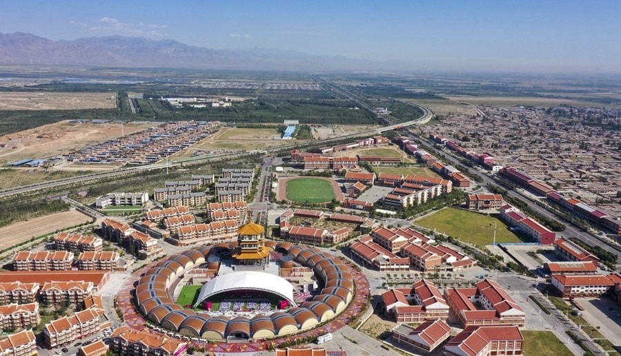 這是2022年9月7日拍攝的寧夏銀川市閩寧鎮(zhèn)（無(wú)人機(jī)照片）。新華社記者 馮開(kāi)華 攝