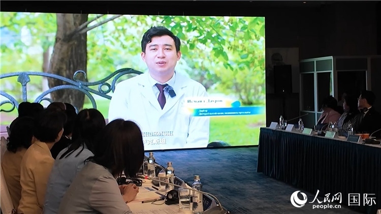 人民網(wǎng)《共贏》紀(jì)錄片發(fā)布儀式在阿斯塔納舉行。人民網(wǎng)記者盛楚宜 攝