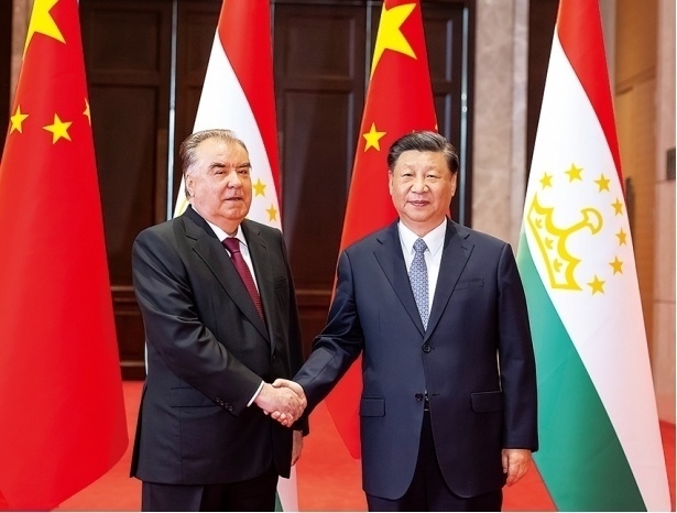 2023年5月，國家主席習(xí)近平在西安同來華出席中國—中亞峰會并進行國事訪問的塔吉克斯坦總統(tǒng)拉赫蒙會談。新華社記者 丁海濤 攝
