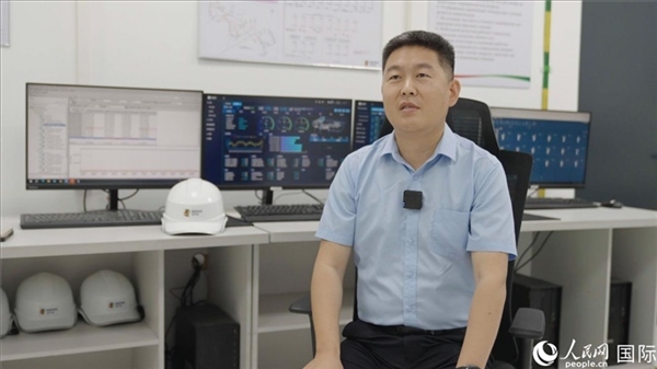 哈薩克斯坦能源投資公司副總經(jīng)理、總工程師張亮在接受人民網(wǎng)記者采訪。 人民網(wǎng)記者 葛泰佚攝